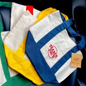 🚨trader joe’s limited tote bags🚨
